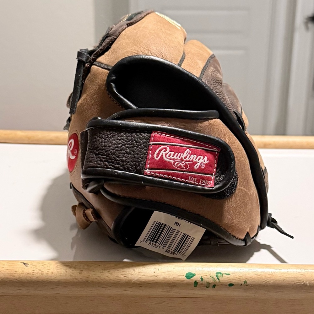 Rawlings Tan and Black Baseball Glove